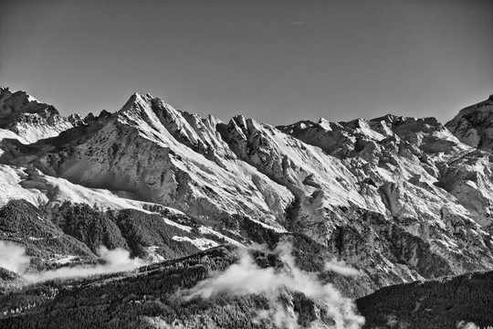 雪山高原与高山丘壑