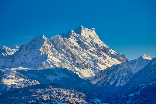 雪山与高原雪景