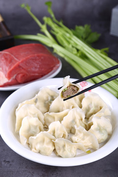 羊肉芹菜水饺
