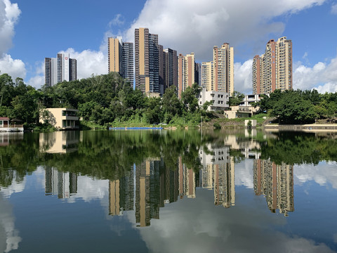 深圳坂田钓鱼场水面倒影景色