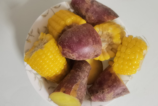 蒸玉米红薯
