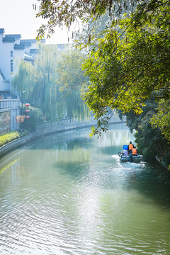 城市街道河流建筑景观