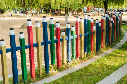 公园景观设计五颜六色栅栏围栏