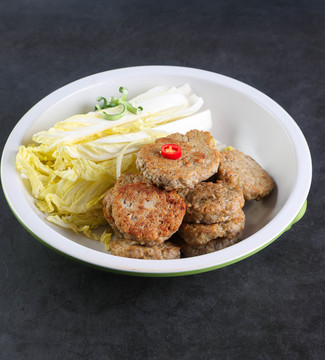 娃娃菜肉饼