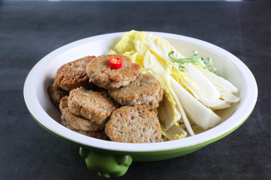 娃娃菜肉饼