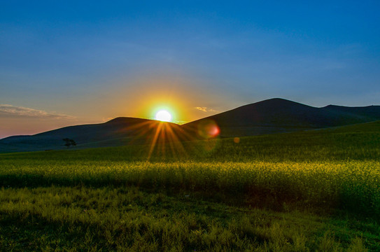 高山夕阳