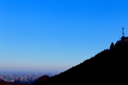 日出山和城