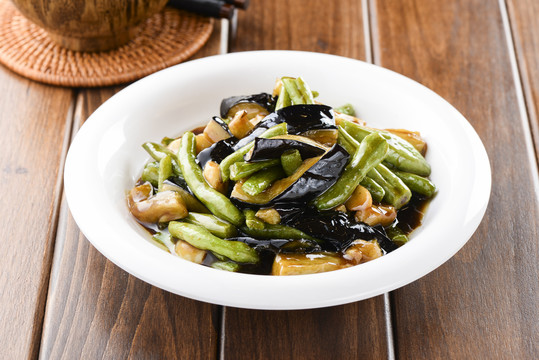 茄子烧豆角