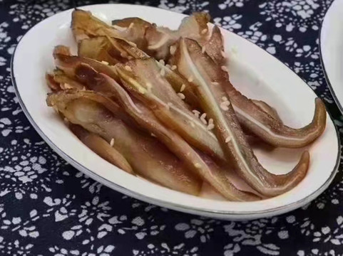 卤猪耳