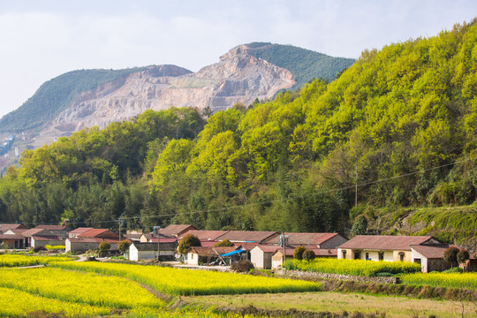 山体破坏