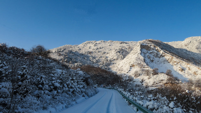 雪山雪景