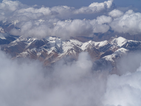 雪山山峦