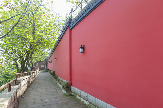 红墙绿瓦