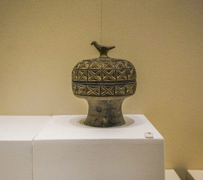 三国鸟形捉手灰陶熏炉古代陶器