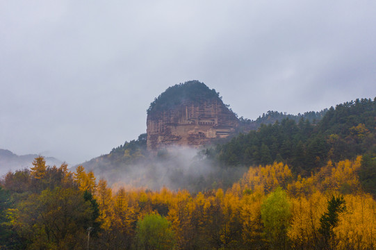 烟雨麦积山