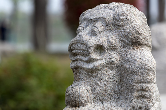 五茶桥狮子雕像侧视图