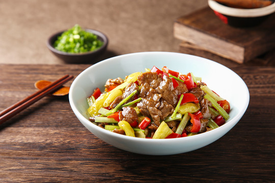 小炒黄牛肉