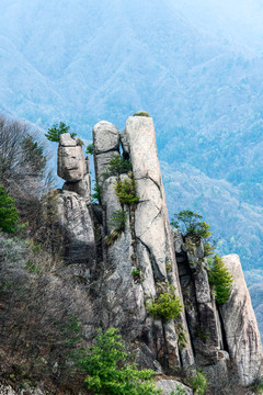 怪石嶙峋雄伟壮观