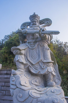 南方增长天王石像