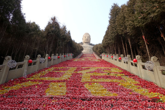 山西蒙山大佛