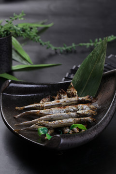 烤多春鱼
