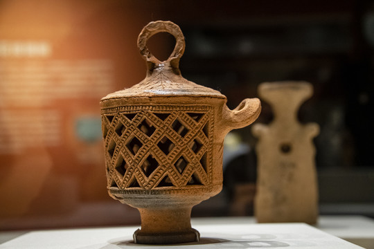 大马士革国家博物馆陶灯罩