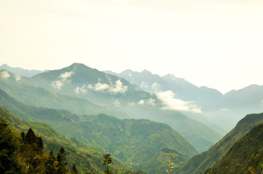 白云山峰