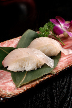立鱼寿司