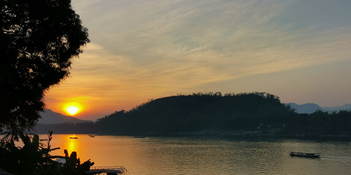 湄公河夕阳