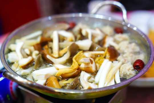 蘑菇丸子汤
