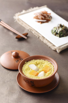 传统乡村焖小米饭