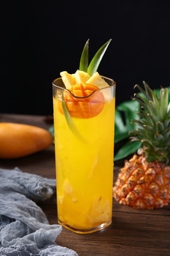 菠萝芒果饮