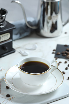 一杯咖啡研磨咖啡豆静物