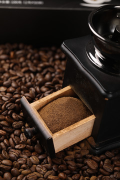 咖啡研磨咖啡豆特写速溶咖啡粉