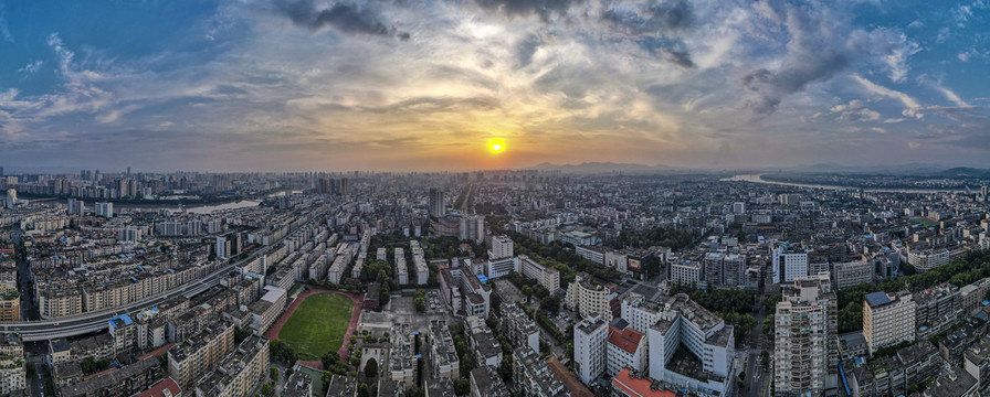 江西赣州城市日落全景图