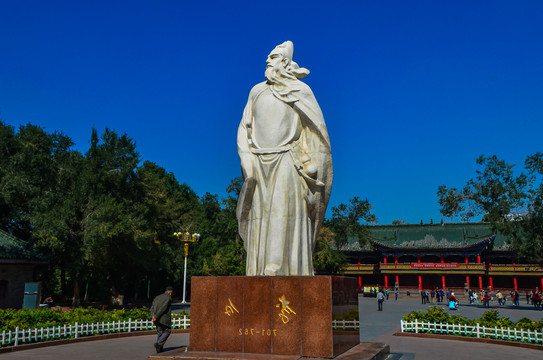 新疆红山公园李白雕塑