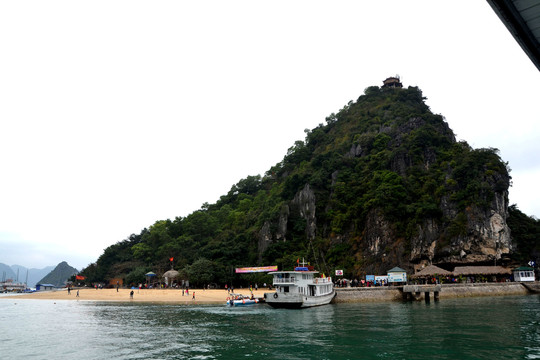 越南下龙湾铁托岛