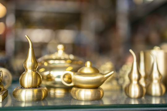 铜茶壶与铜葫芦