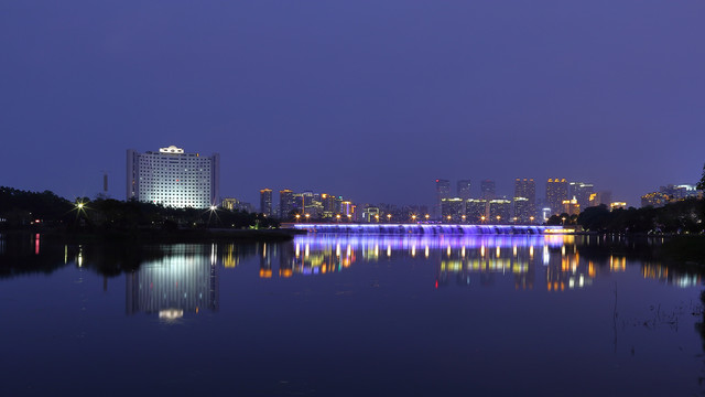 南湖大桥夜景