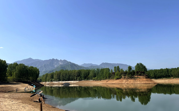 秦岭山下许家湾水库垂钓