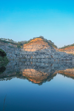 油麻山天池