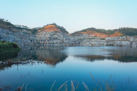 油麻山天池