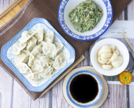 猪肉芹菜馅水饺