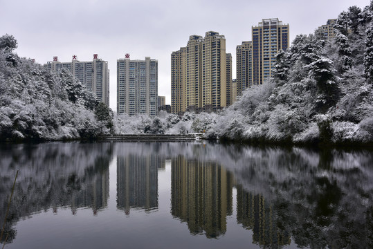 贵阳观山湖雪景