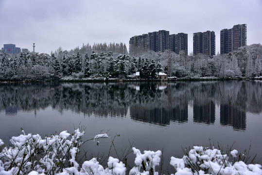 贵阳观山湖雪景