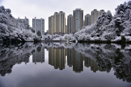 贵阳观山湖雪景