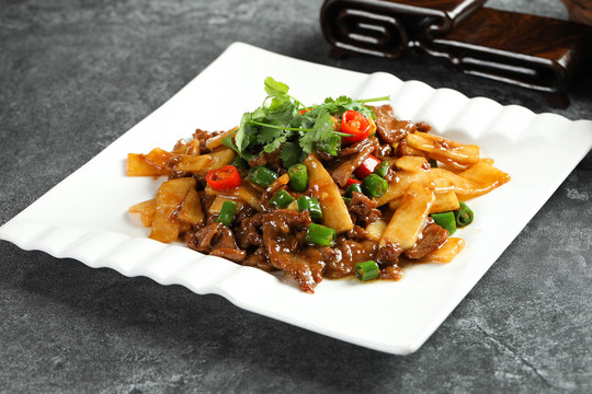 酸萝卜炒牛肉