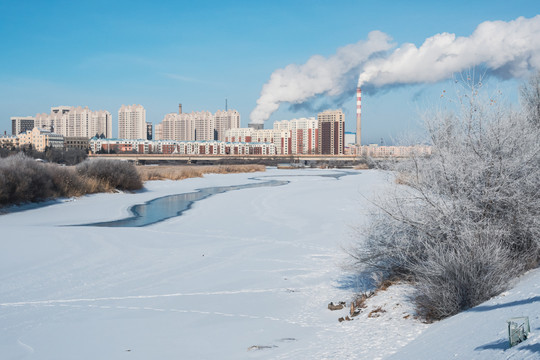 冬季热电厂城市