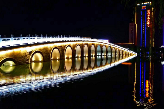 孔桥夜景