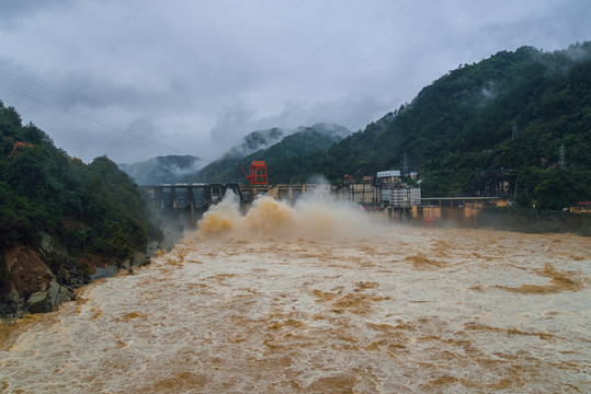 汉江石泉水电站